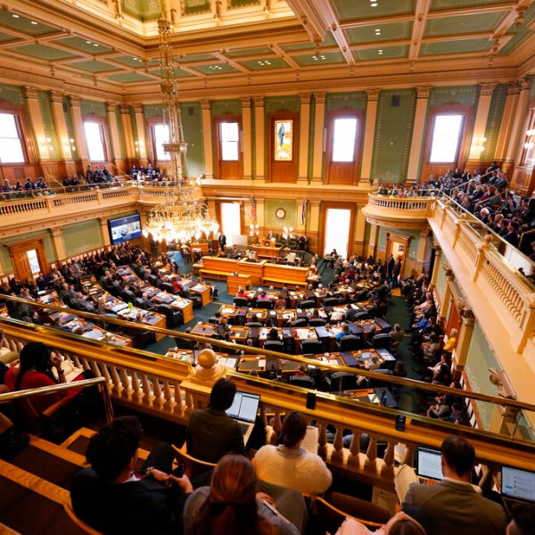 대학 강의실에 타자기가 돌아왔다 — AI 작문을 막는 엉뚱하지만 진지한 해법