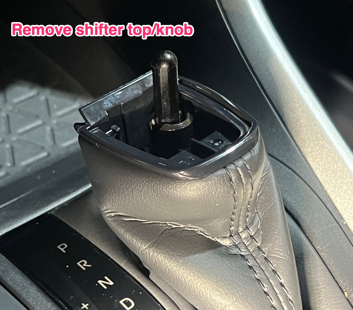 내 차에서 모뎀과 GPS를 떼어냈더니 - 한 개발자가 도요타 RAV4를 "오프라인"으로 만든 이야기